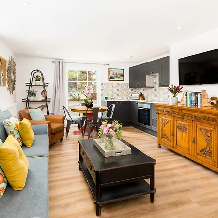 2 Spa Villas Gloucester Room photo
