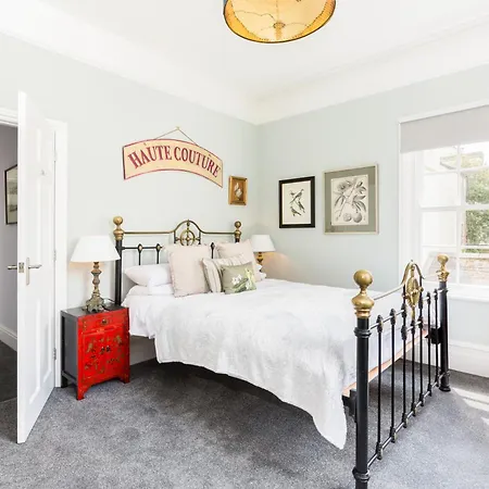 2 Spa Villas Gloucester Room photo