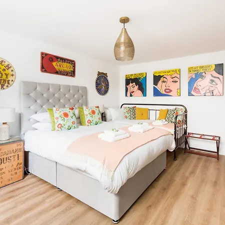 2 Spa Villas Gloucester Room photo