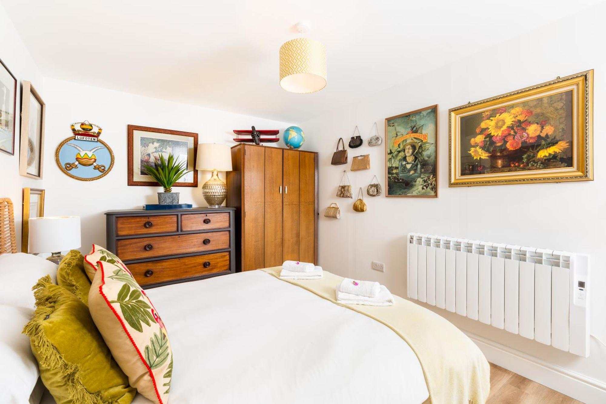 Apartment 2 *